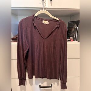 Nation Ltd, Women's Ruffled V-Neck Top -maroon/plum